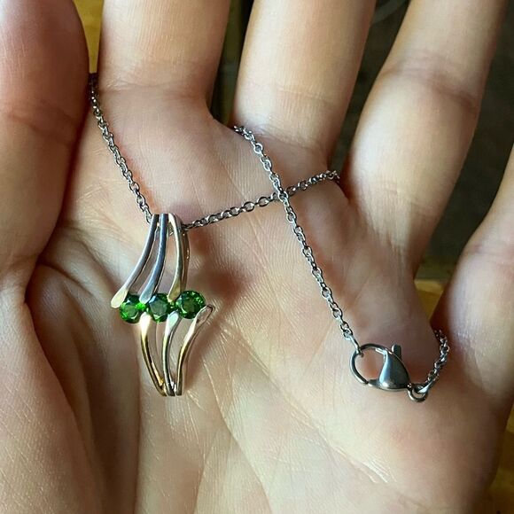 Natural Chrome Diopside Sterling Silver Pendant - Picture 6 of 6